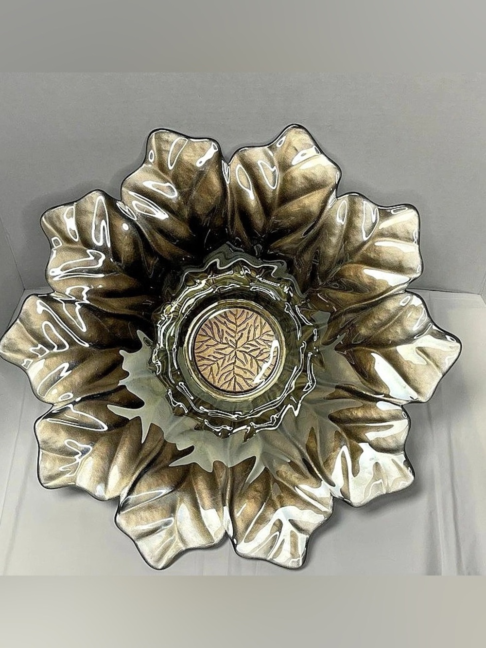 Flower-Shaped Decorative Accent in Brown & Grey
